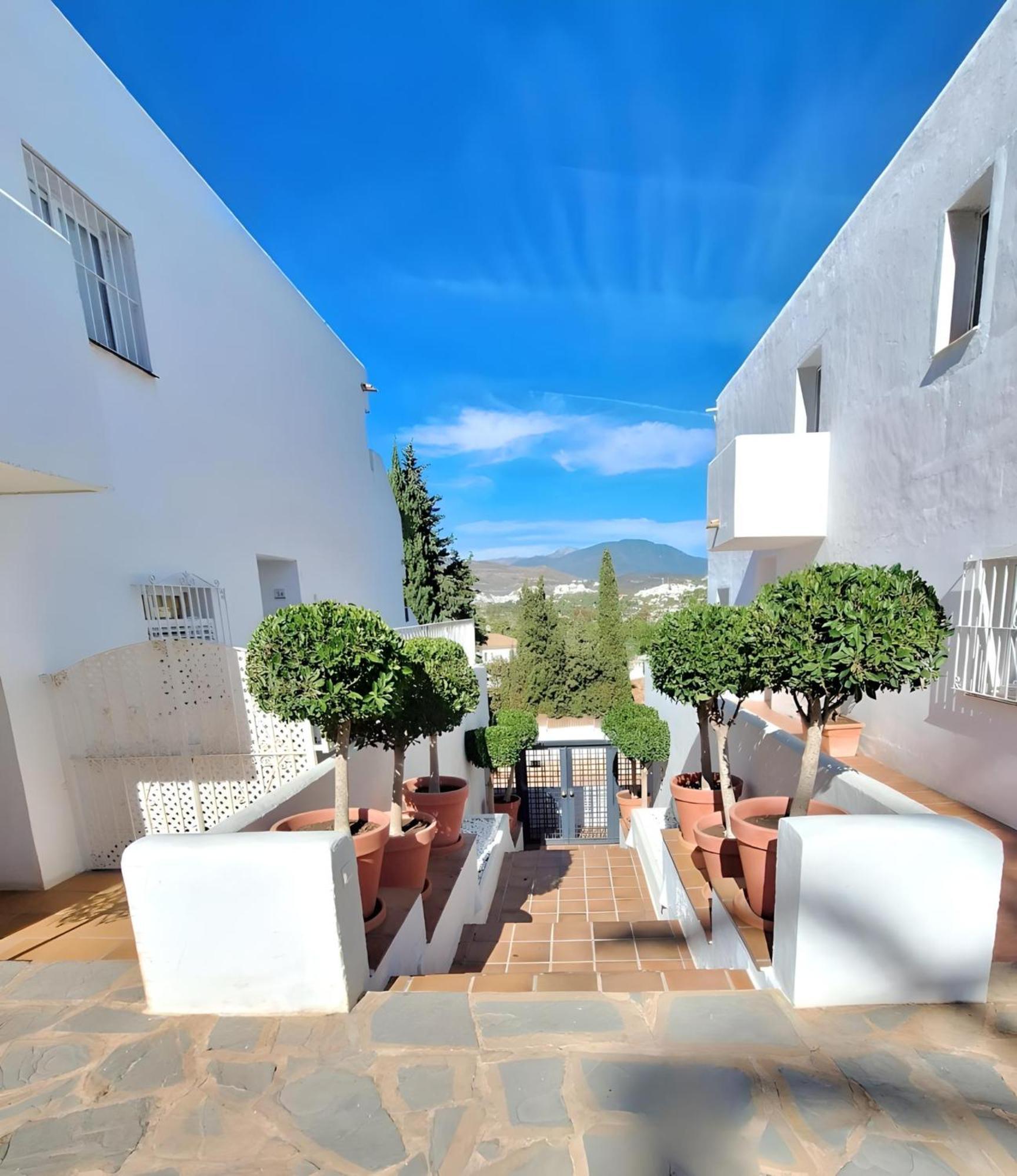 Gorgeous 2Br Apt. W/ Mountain View Puerto Banus ماربيا المظهر الخارجي الصورة