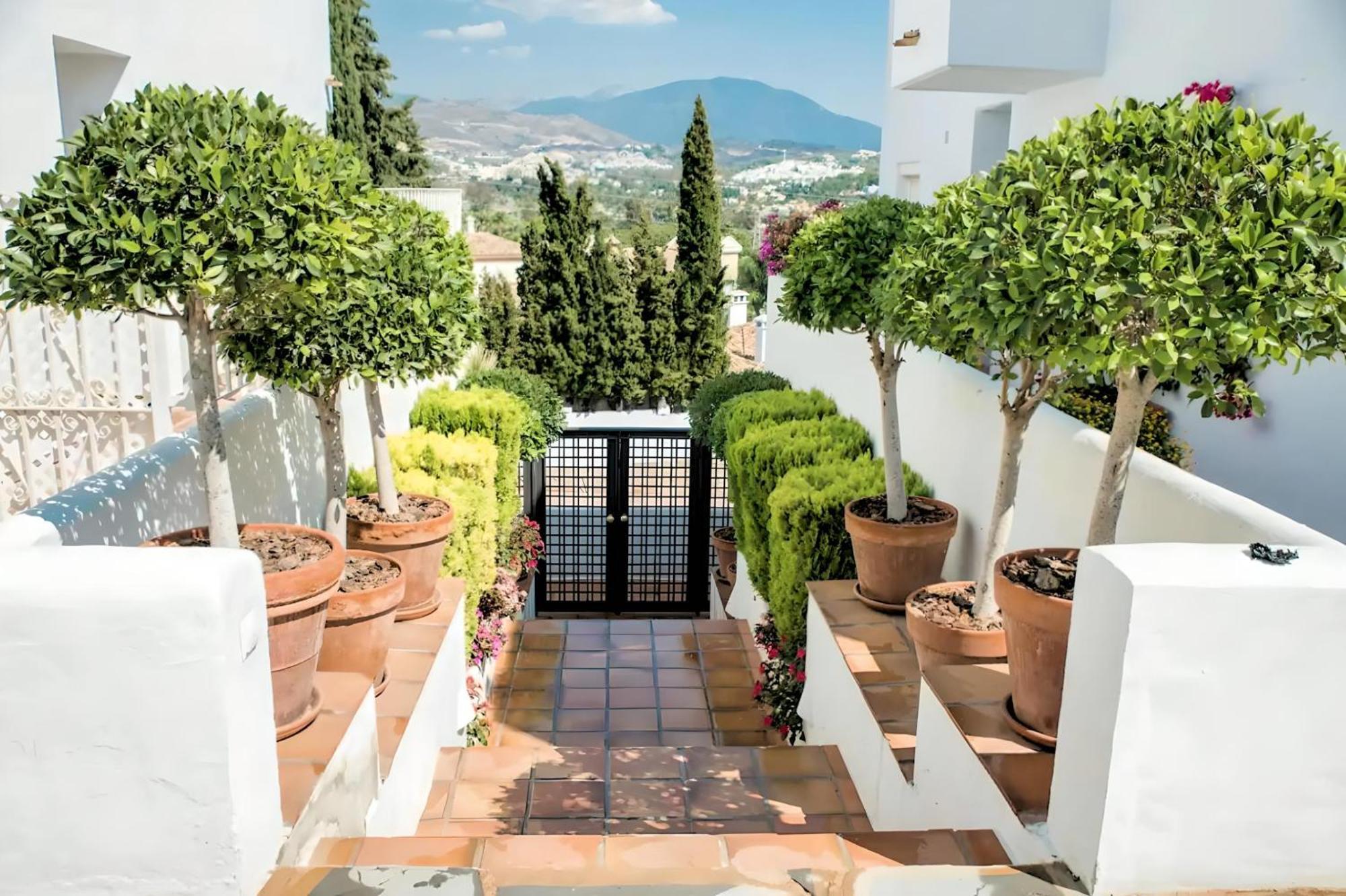 Gorgeous 2Br Apt. W/ Mountain View Puerto Banus ماربيا المظهر الخارجي الصورة