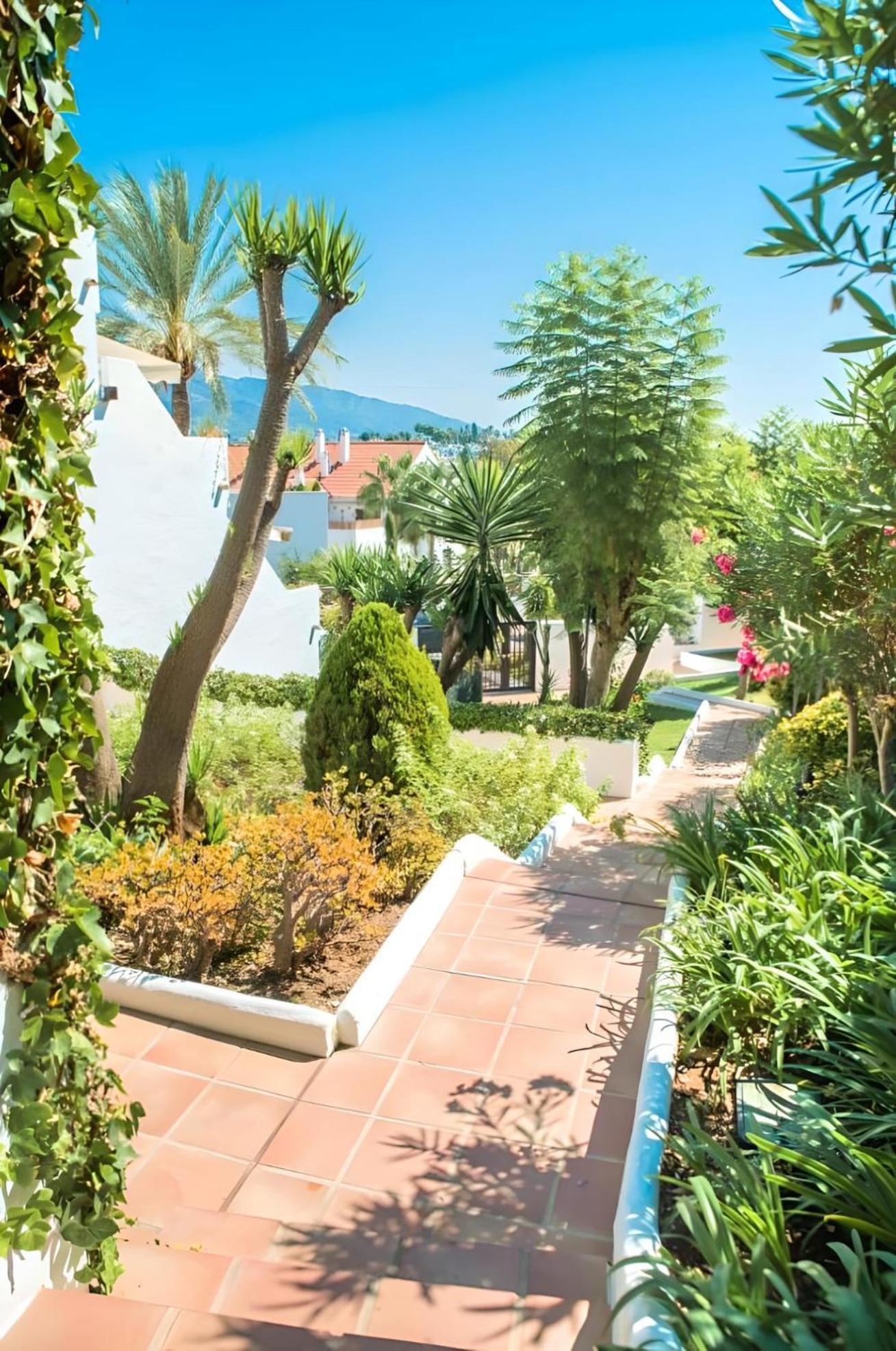 Gorgeous 2Br Apt. W/ Mountain View Puerto Banus ماربيا المظهر الخارجي الصورة